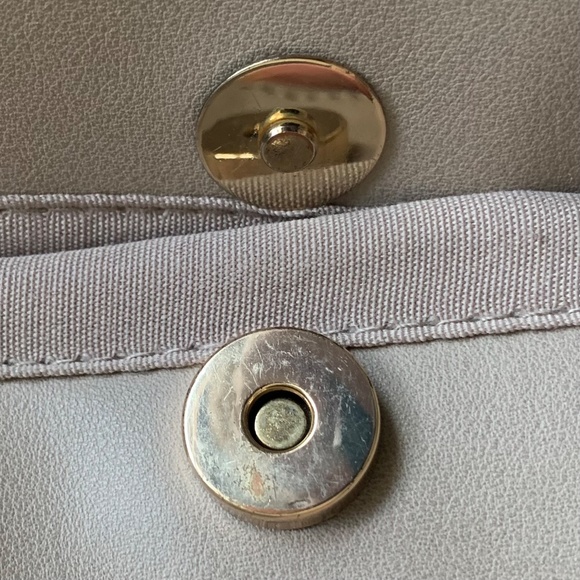 Aldo Taupe and Gold Hardware Large Tote Work Office Bag Purse (GUC) - Picture 15 of 16